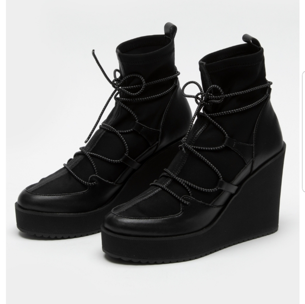 Steve Madden Atomic Wedge Bootie
